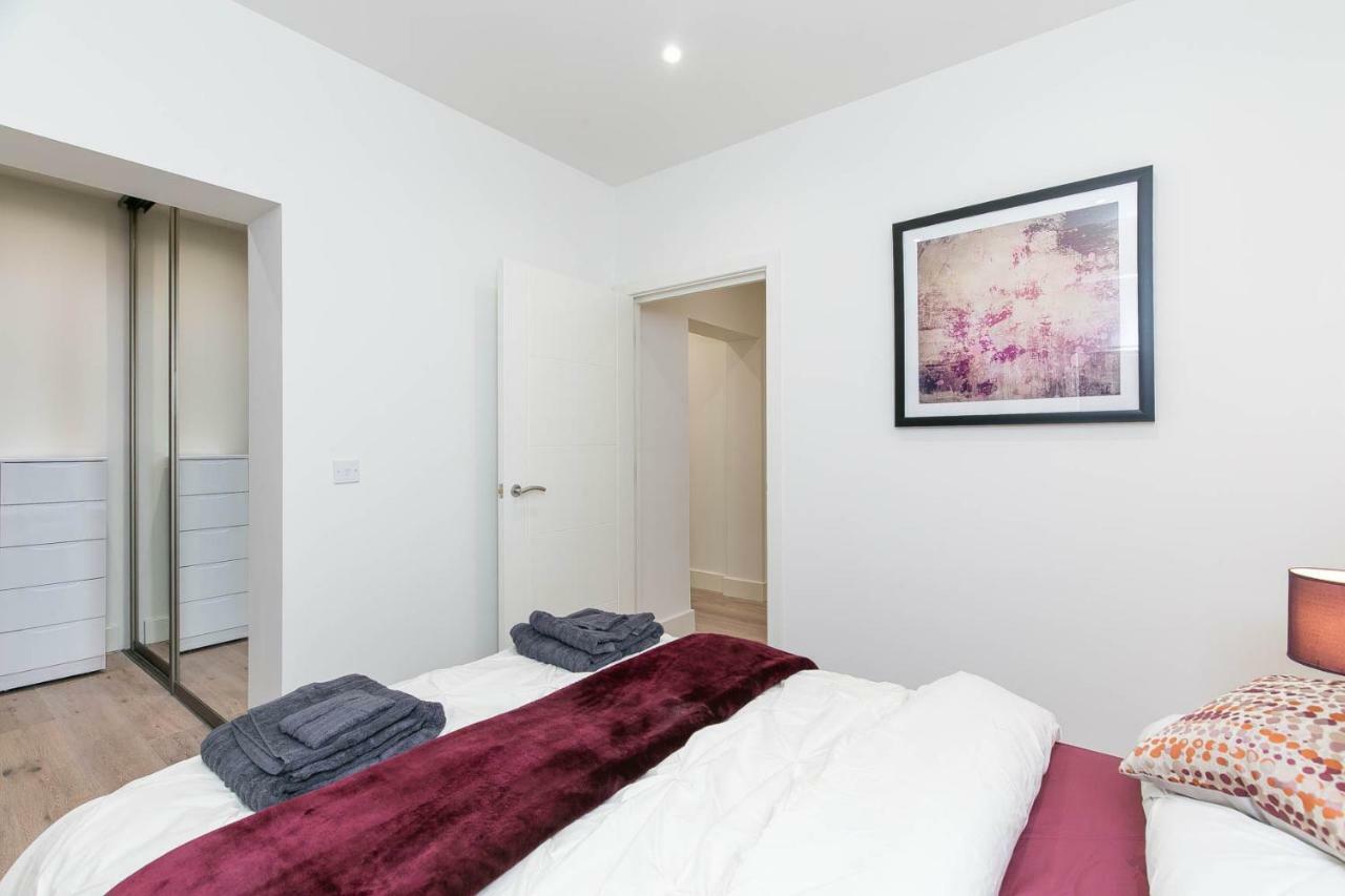 Deluxe Apartments By Heathrow Хармондсворт Экстерьер фото